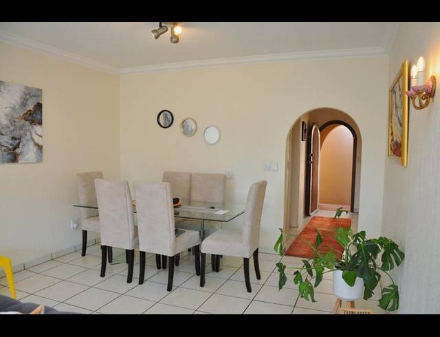3 BEDROOM TOWNHOUSE FOR SALE IN EDENBURG
